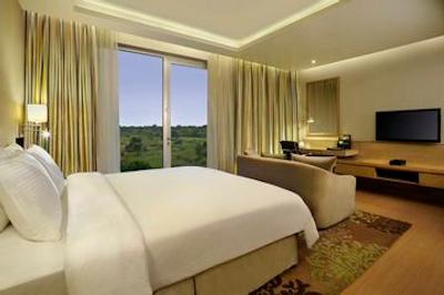 دابل تری سویتس بای‌ هیلتون بنگلور