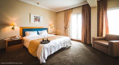 گلدن ایج هتل