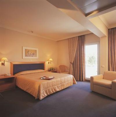 گلدن ایج هتل