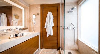 گلدن ایج هتل