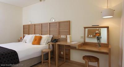 گلدن ایج هتل