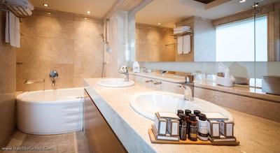 گلدن ایج هتل