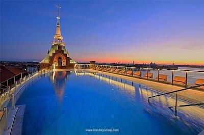 هیلتون مولینو استوکی وین