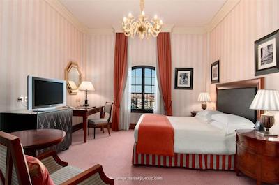 هیلتون مولینو استوکی وین