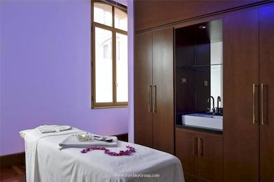 هیلتون مولینو استوکی وین