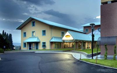 گرند هتل میلانو مالپنسا