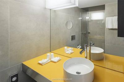 زوری بای فسبیند