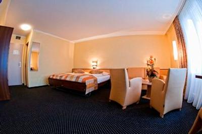 زوری بای فسبیند