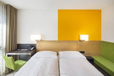 زوری بای فسبیند