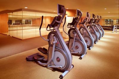 حیات آن د باند