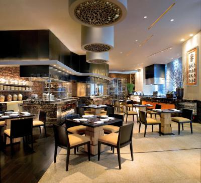 حیات آن د باند