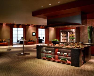 حیات آن د باند