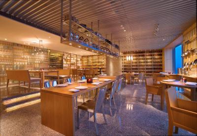 حیات آن د باند