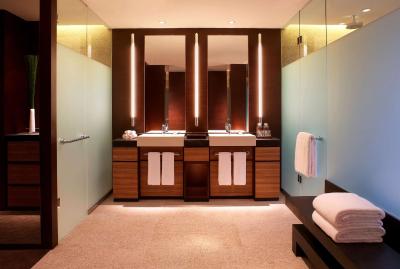 حیات آن د باند