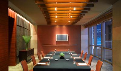 حیات آن د باند