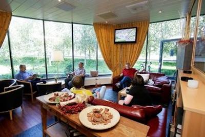 باستین آمستردام امستل