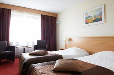 باستین آمستردام امستل