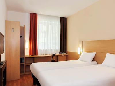 آیبیس مسکو سنتر بخروشینا