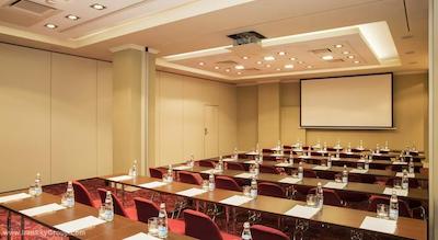 آیبیس مسکو سنتر بخروشینا