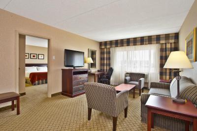 هالیدی این اکسپرس اند سوئیت میسیساگا تورنتو ساوت وست