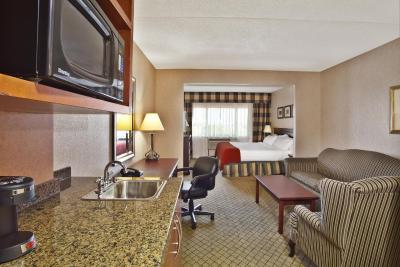 هالیدی این اکسپرس اند سوئیت میسیساگا تورنتو ساوت وست