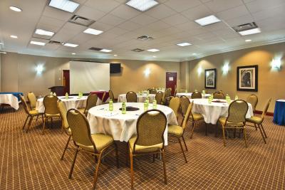 هالیدی این اکسپرس اند سوئیت میسیساگا تورنتو ساوت وست