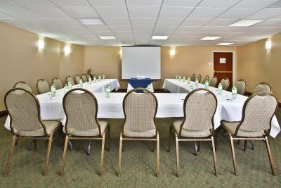 هالیدی این اکسپرس اند سوئیت میسیساگا تورنتو ساوت وست