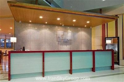 هالیدی این اکسپرس ژبی