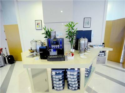 هالیدی این اکسپرس ژبی