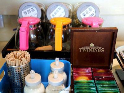 هالیدی این اکسپرس ژبی