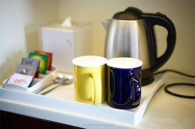 هالیدی این اکسپرس ژبی