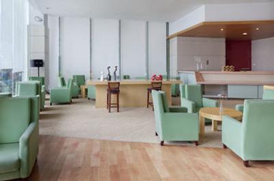 هالیدی این اکسپرس ژبی