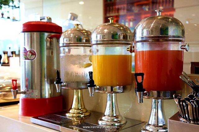 هالیدی این اکسپرس ژبی