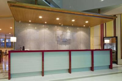 هالیدی این اکسپرس ژبی