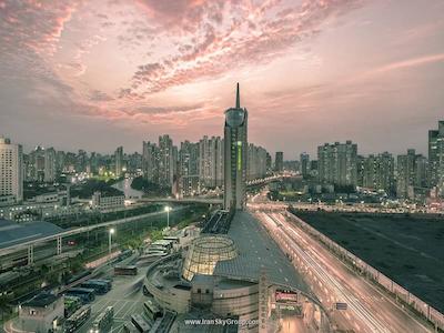 هالیدی این اکسپرس ژبی