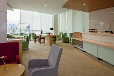 هالیدی این اکسپرس ژبی