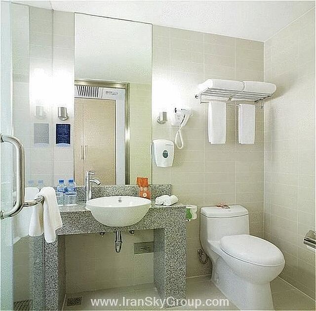 هالیدی این اکسپرس ژبی