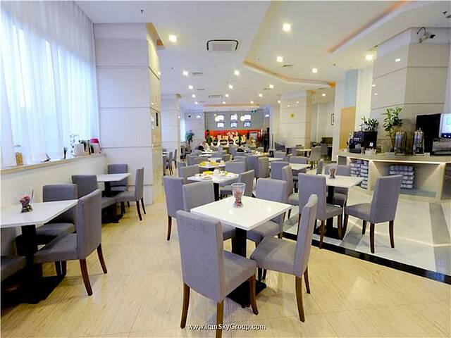 هالیدی این اکسپرس ژبی