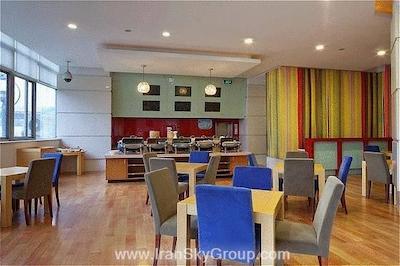 هالیدی این اکسپرس ژبی