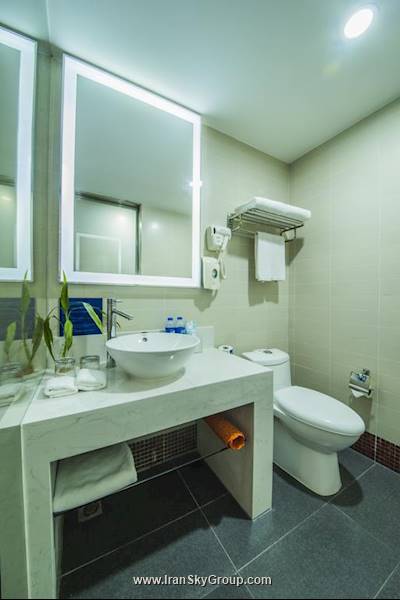 هالیدی این اکسپرس ژبی