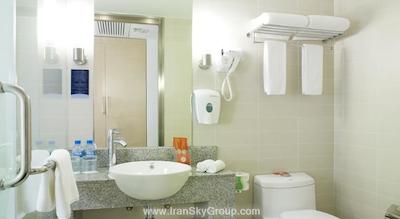 هالیدی این اکسپرس ژبی