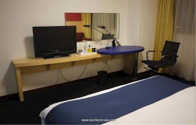 هالیدی این اکسپرس ژبی