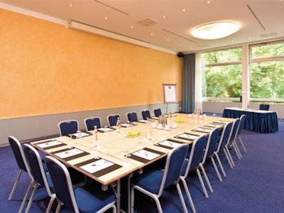 لئوناردو رویال هتل کلن-ام استدتوالد