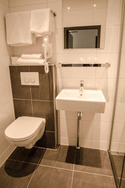 هتل کرنلیسز