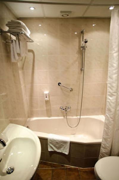 هتل کرنلیسز