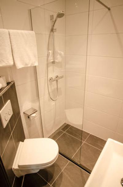 هتل کرنلیسز