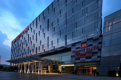 کرون پلازا هوادو