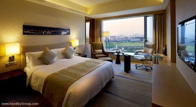 کرون پلازا هوادو