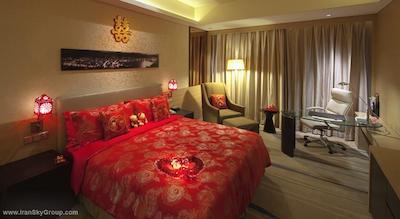 کرون پلازا هوادو