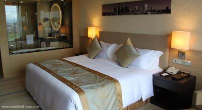 کرون پلازا هوادو